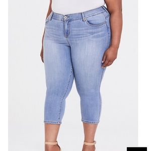 ‼️CCO SALE‼️💖TORRID bombshell skinny👖